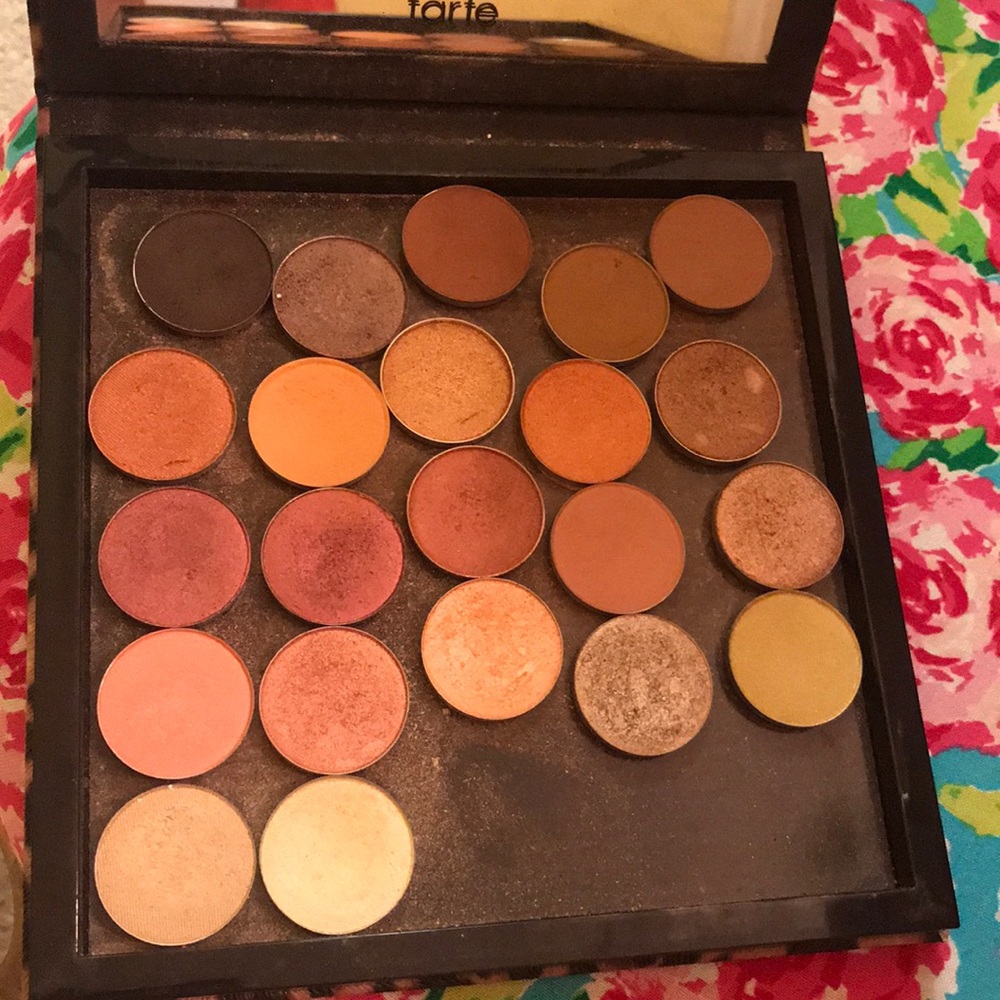 Tarte palette full of Anastasia